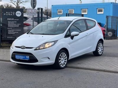 Gebraucht Ford Fiesta Trend 60 PS (44 kW) 2010 Weiß Kleinwagen