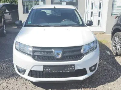 Używany Dacia Sandero Ambiance 75 KM (55 kW) 2016 Biały Sedan/Limuzyna