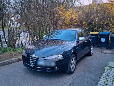Begagnad Alfa Romeo 147 120 HK (88 kW) 2010 Svart Halvkombi