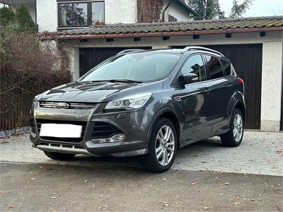 Gebraucht Ford Kuga Titanium 179 PS (131 kW) 2016 Grau SUV