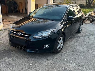 Gebraucht Ford Focus 115 PS (84 kW) 2011 Schwarz Limousine