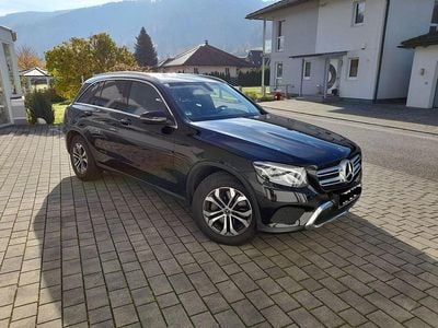 Schwarz Gebraucht 2018 Mercedes GLC220 SUV | 26.990 € (Fairer Preis)