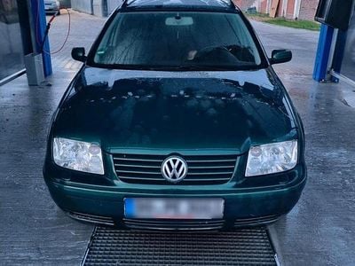 Usata VW Bora Highline 150 CV (110 kW) 2001 Verde Station wagon