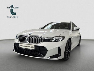 Mineralweiß (metallic) Gebraucht 2025 BMW 320 Sport Line Kombi | 37.080 € (Superpreis)