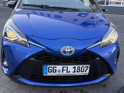 Gebraucht Toyota Yaris Hybrid Style 101 PS (74 kW) 2017 Blau Kleinwagen