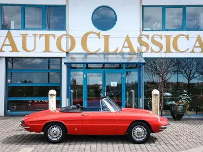 Gebraucht Alfa Romeo Spider 133 PS (97 kW) 1969 Rot Cabrio