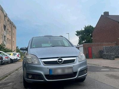 Usata Opel Zafira 150 CV (110 kW) 2005 Grigio Monovolume