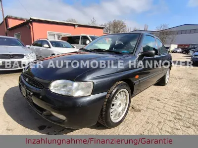 Gebraucht Ford Escort 88 PS (64 kW) 1996 Schwarz Coupé