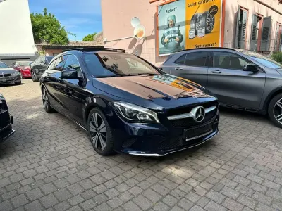 Gebraucht Mercedes CLA200 Shooting Brake 136 PS (100 kW) 2017 Blau Kombi