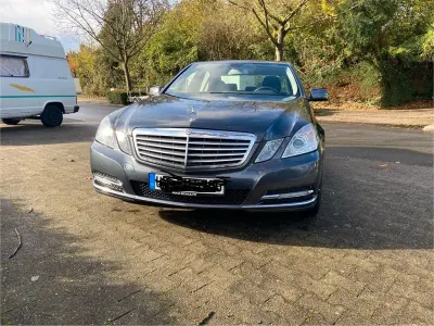Gebraucht Mercedes E200 Elegance 184 PS (135 kW) 2011 Grau Limousine