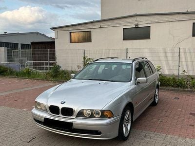 BMW 525
