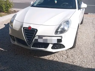 Gebraucht Alfa Romeo Giulietta 170 PS (125 kW) 2011 Weiß Kleinwagen