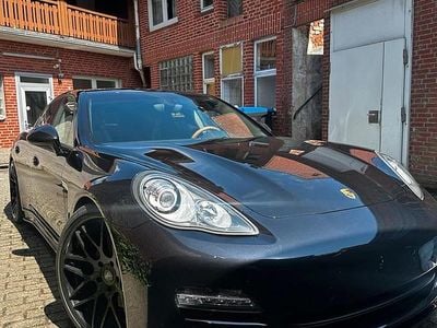 Porsche Panamera 4