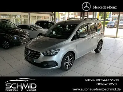Gebraucht Mercedes T180 Progressive 116 PS (85 kW) 2025 Silber Van / Kleinbus