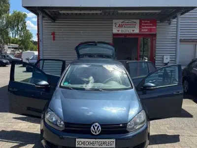 Gebraucht VW Golf VI 80 PS (58 kW) 2010 Blau Kleinwagen
