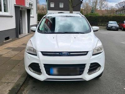 Gebraucht Ford Kuga 179 PS (131 kW) 2016 Weiß SUV