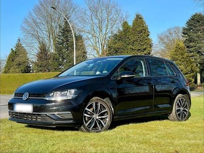 Gebraucht VW Golf VII IQ Drive 116 PS (85 kW) 2019 Schwarz Kleinwagen