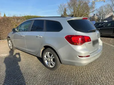 Second-hand Opel Astra 110 CP (80 kW) 2011 Gri Break