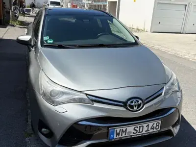 Gebraucht Toyota Avensis Business Edition 147 PS (108 kW) 2016 Silber Kombi
