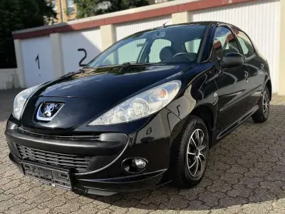 Gebraucht Peugeot 206 73 PS (53 kW) 2011 Schwarz Limousine