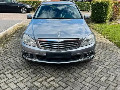Gebraucht Mercedes C220 170 PS (125 kW) 2009 Grau Kombi