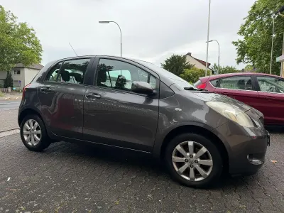 Gebraucht Toyota Yaris Cool 69 PS (50 kW) 2008 Grau Kleinwagen