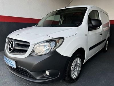 Weiß Gebraucht 2018 Mercedes Citan 109 Van / Kleinbus | 10.300 € (Fairer Preis)
