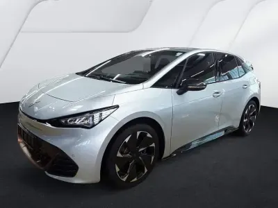 Gebraucht Cupra Born e-Boost 169 kW (231 PS) 2025 Geysirsilber Kleinwagen