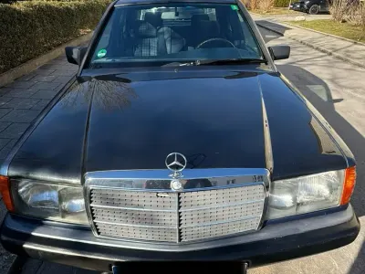 Gebraucht Mercedes 190 103 PS (75 kW) 1992 Blau Limousine