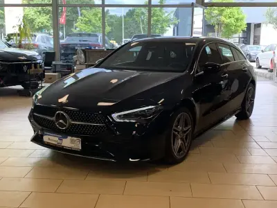 Gebraucht Mercedes CLA200 AMG line 150 PS (110 kW) 2024 Schwarz Coupé