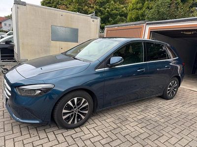 Mercedes B200