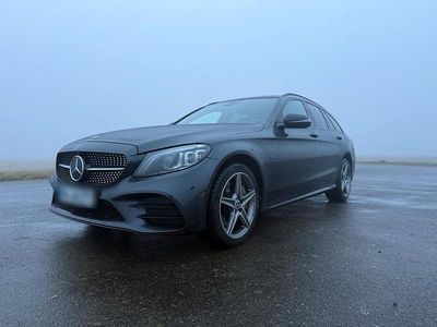Grau Gebraucht 2019 Mercedes C300e AMG line Kombi | 23.800 € (Teuer)