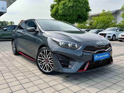 Pentametal metallic/grau Gebraucht 2024 Kia ProCeed GT Comfort Kleinwagen | 28.990 € (Fairer Preis)