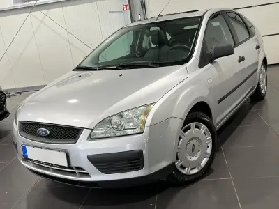 Gebraucht Ford Focus 101 PS (74 kW) 2005 Polarsilber metallic Limousine