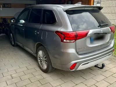 Gebraucht Mitsubishi Outlander P-HEV 224 PS (164 kW) 2018 Grau SUV
