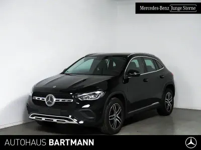 Gebraucht Mercedes GLA250 Progressive 224 PS (164 kW) 2021 Kosmosschwarz SUV