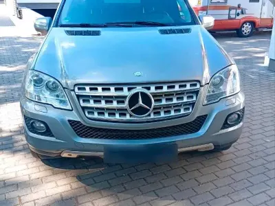 Gebraucht Mercedes 300 205 PS (150 kW) 2009 Silber SUV