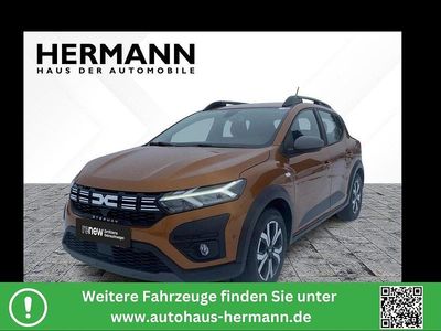 Orange Gebraucht 2023 Dacia Sandero Stepway Limousine | 14.792 € (Etwas zu teuer)
