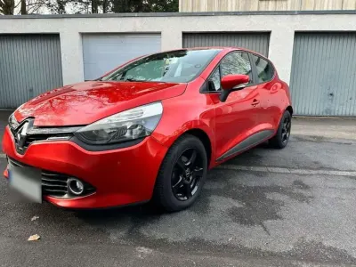 Gebraucht Renault Clio Expression 73 PS (53 kW) 2014 Feuerrot Kleinwagen