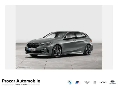 Gebraucht BMW 118 Shadowline 136 PS (100 kW) 2023 Silber Limousine