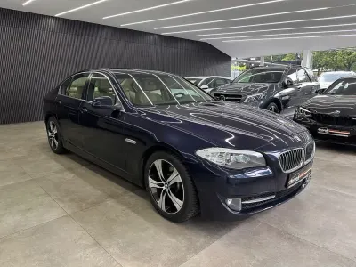 Gebraucht BMW 520 Sport Line 184 PS (135 kW) 2011 Blau Limousine