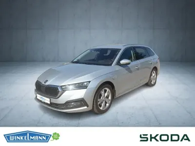 Używany Skoda Octavia Style 204 KM (150 kW) 2022 Srebrny Kombi