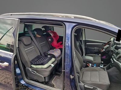 Second-hand VW Sharan Comfortline 140 CP (102 kW) 2015 Albastru Monovolum