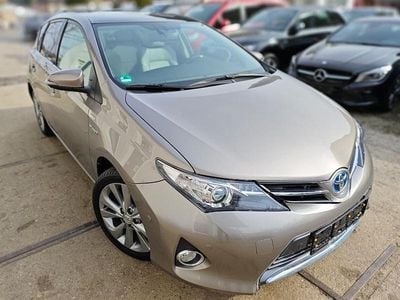 Gebraucht Toyota Auris Hybrid Executive 99 PS (72 kW) 2013 Braun Limousine