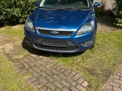Gebraucht Ford Focus 116 PS (85 kW) 2010 Blau Limousine
