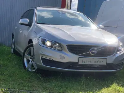 Gebraucht Volvo V60 Business Edition 190 PS (139 kW) 2015 Silber Kombi