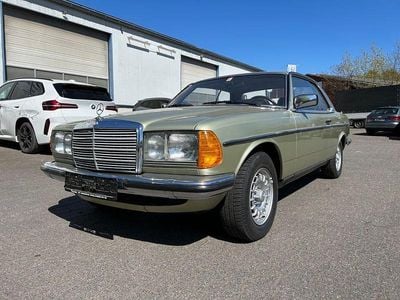 Second-hand Mercedes 230 136 CP (100 kW) 1982 Verde Coupe