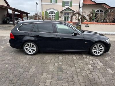 Gebraucht BMW 320 Sport Line 184 PS (135 kW) 2011 Schwarz Kombi