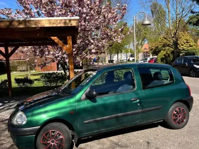 Brugt Renault Clio II Basis 58 HK (42 kW) 2001 Grøn Sedan