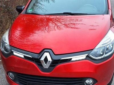 Rot Gebraucht 2016 Renault Clio IV LIMITED Kombi | 4.990 € (Guter Preis)
